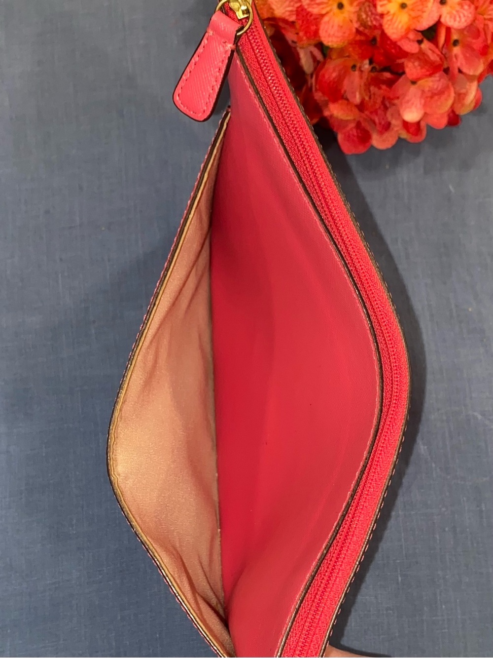 Coach Darcy Pomegranate Hot Pink Large Leather Tech Pouch #68077 - Picture 4 of 9